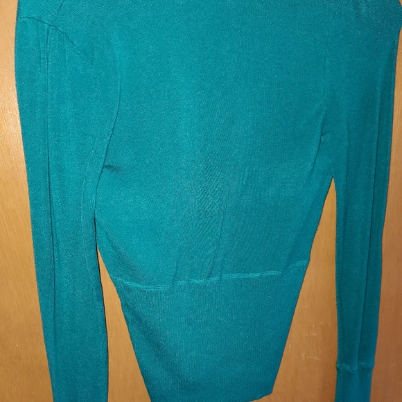 Sweater - Picture 4 of 4